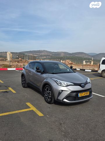 מודעת רכב טויוטה C-HR