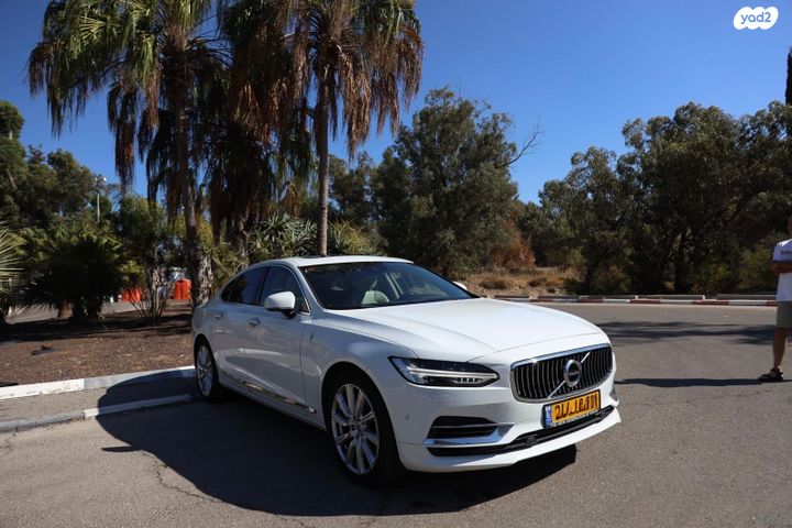 וולוו S90