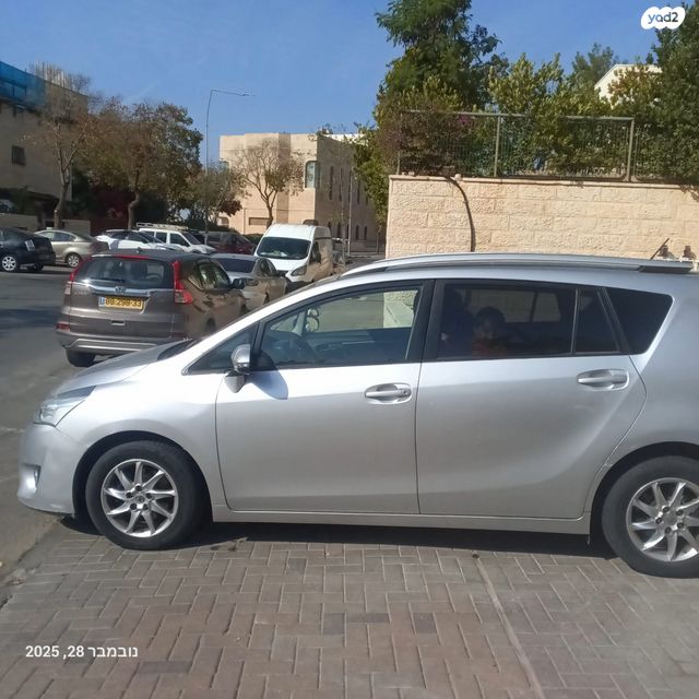 מודעת רכב טויוטה ורסו