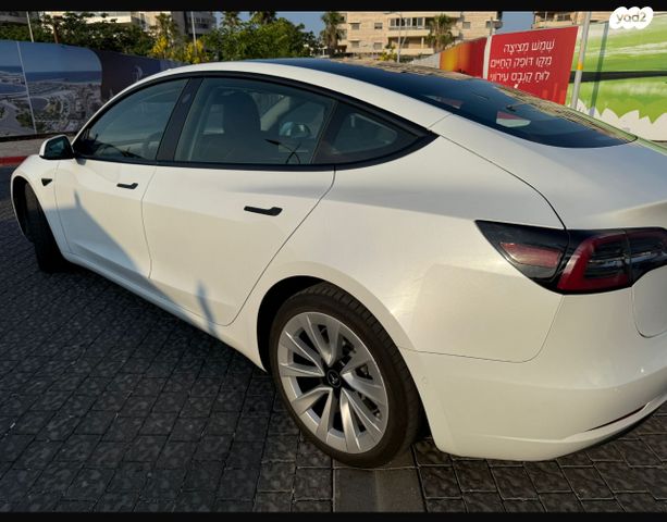 מודעת רכב טסלה מודל 3