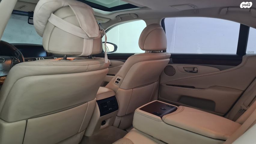 מודעת רכב לקסוס LS