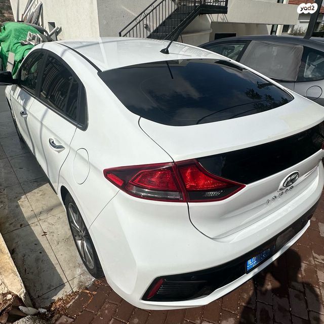 יונדאי איוניק