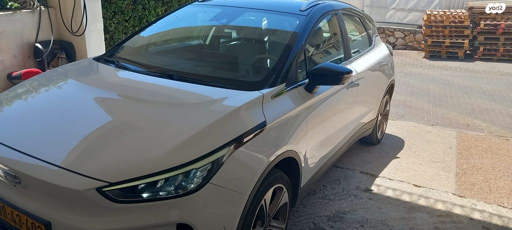 מודעת רכב ג׳ילי Geometry C