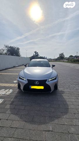 מודעת רכב לקסוס IS