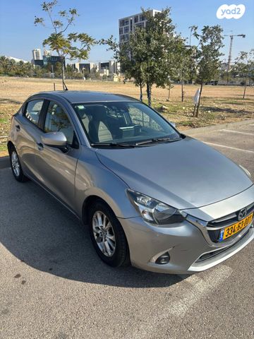 מודעת רכב מאזדה 2