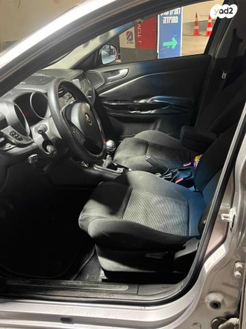 אלפא רומיאו ג'ולייטה