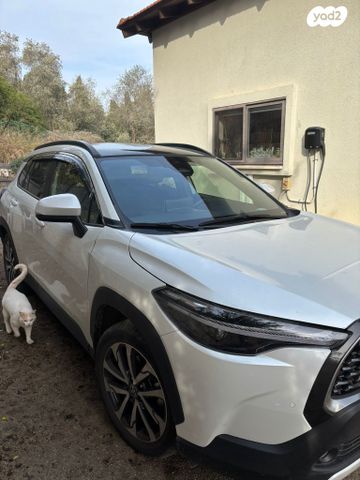 טויוטה קורולה קרוס