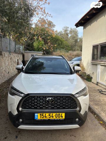 טויוטה קורולה קרוס