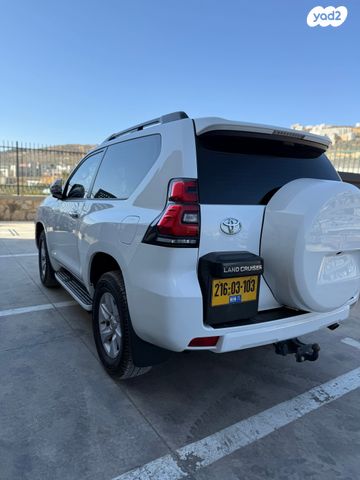 טויוטה לנד קרוזר