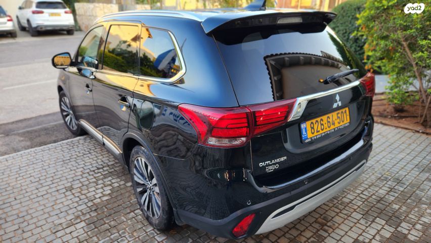 מיצובישי אאוטלנדר