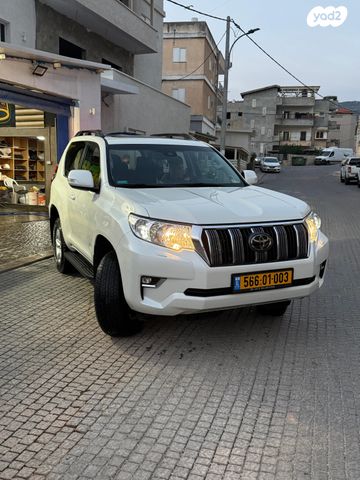 טויוטה לנד קרוזר