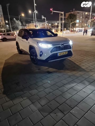 טויוטה RAV4