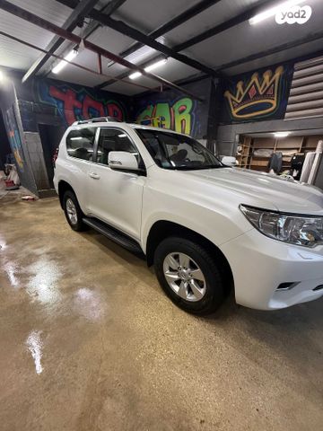 טויוטה לנד קרוזר