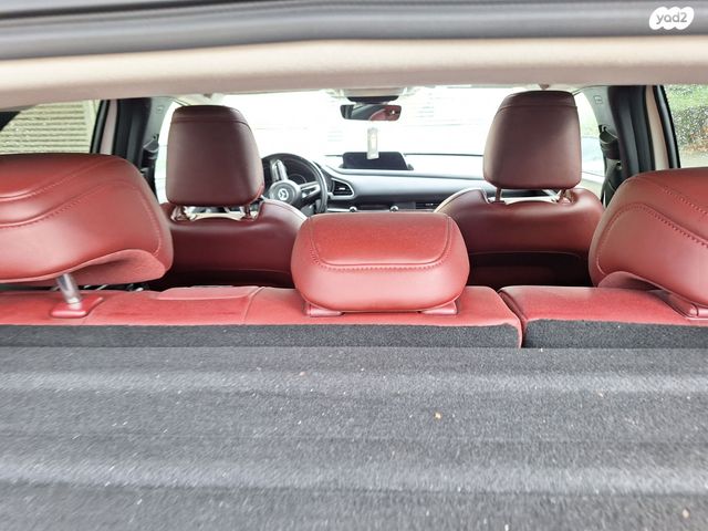 מודעת רכב מאזדה CX-30