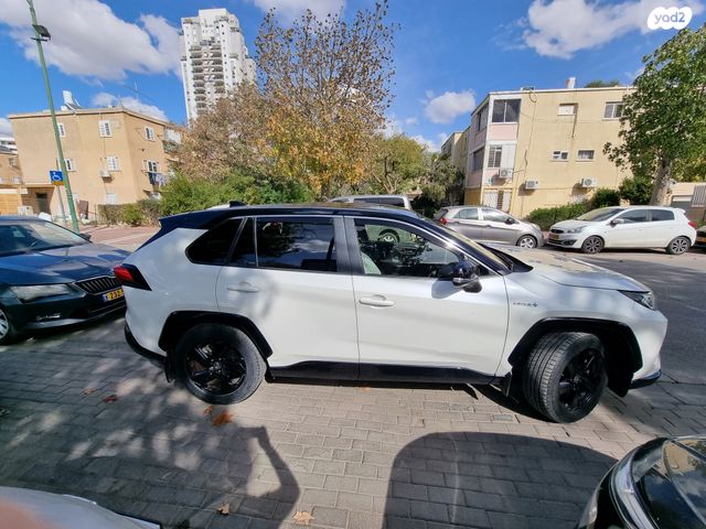 טויוטה RAV4