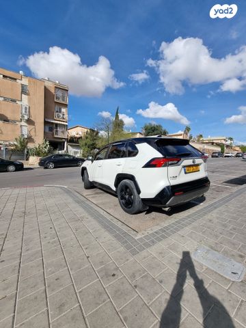 טויוטה RAV4