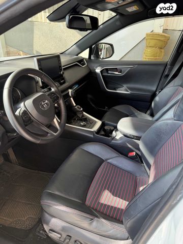 טויוטה RAV4