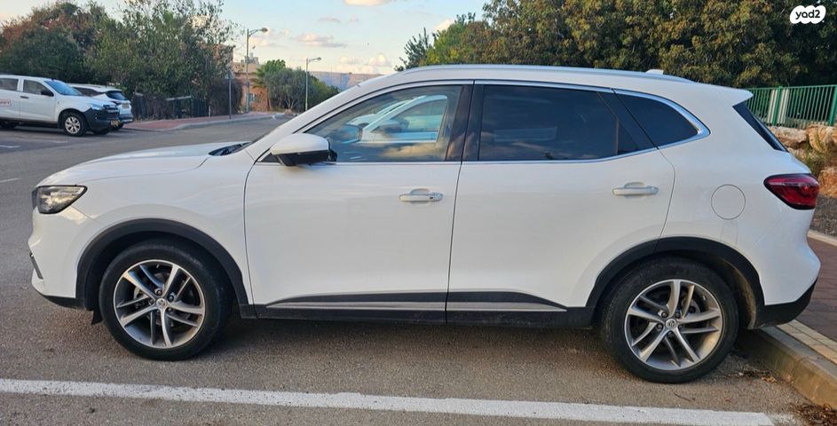 מודעת רכב אם ג'י EHS PHEV