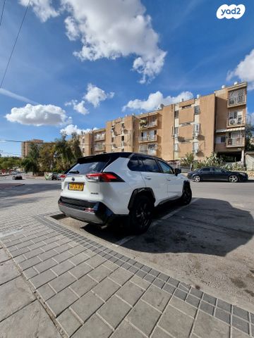 טויוטה RAV4
