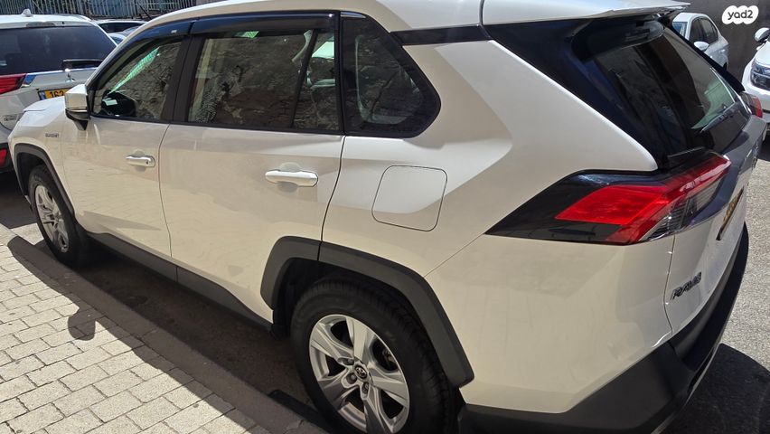 מודעת רכב טויוטה RAV4