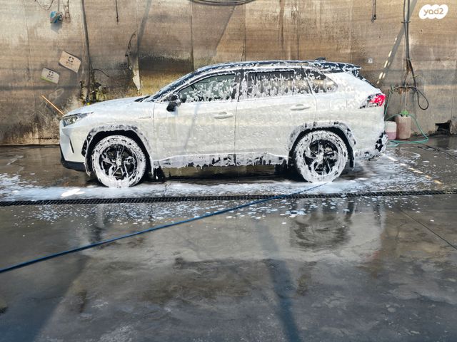 טויוטה RAV4