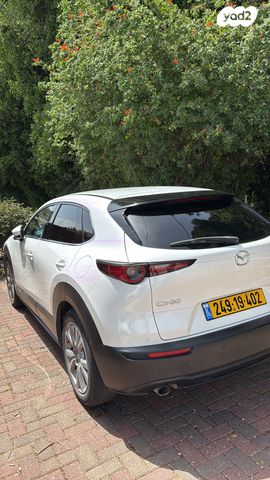 מודעת רכב מאזדה CX-30