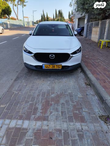 מודעת רכב מאזדה CX-30