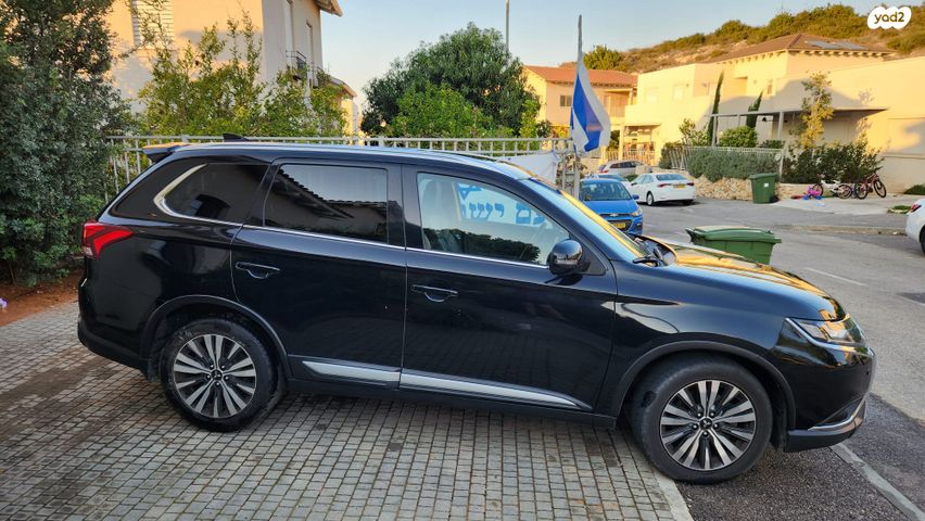 מיצובישי אאוטלנדר