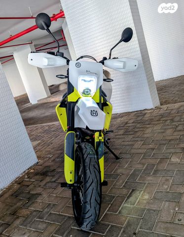 מודעת רכב הוסקוורנה SM701