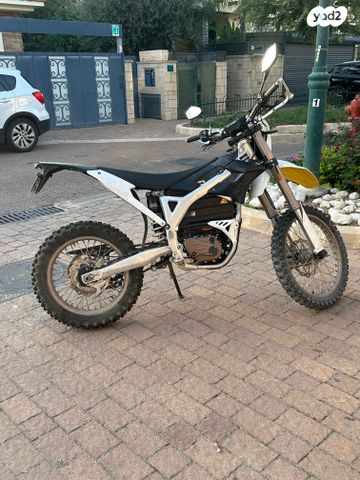 מודעת רכב סורון סטרום בי