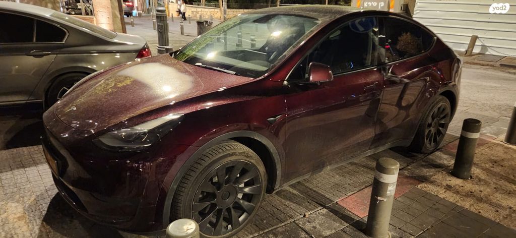 מודעת רכב טסלה מודל Y