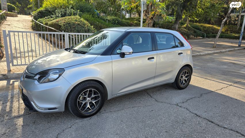 מודעת רכב אם ג'י MG3