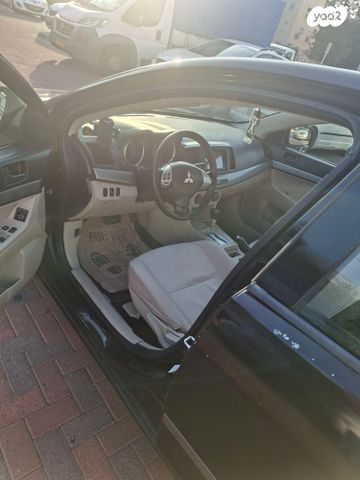 מיצובישי לנסר