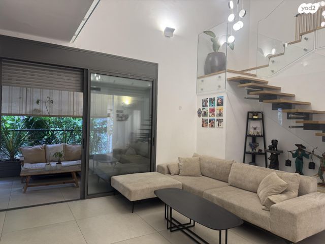 דירת גן, איתמר 6, חרוזים, רמת גן