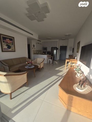 לוי אשכול 20