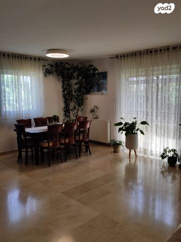 בית פרטי/ קוטג', עפרוני 5, נווה מנחם, גבעת זאב