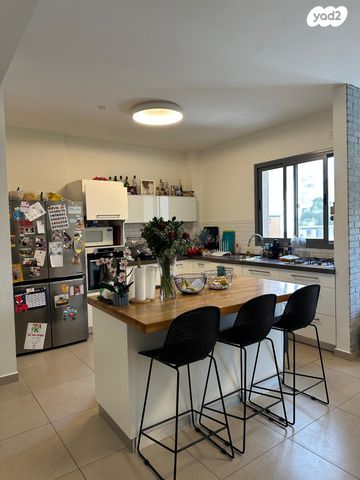 דירה, חזון אי"ש 14, רחובות הצעירה, רחובות