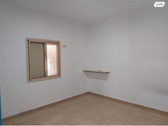 בית פרטי/ קוטג', מנחם בן יהודה 14, שעריים, רחובות