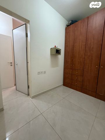 דירת גן, לח"י 42, הפרפר, קרית ביאליק