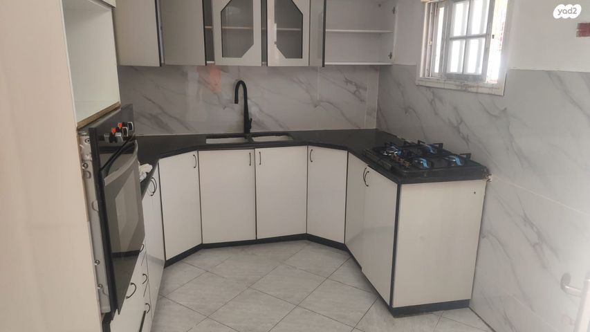 דירת גן, מצדה 12, שיכון ב, טבריה