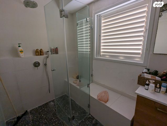 דירה, משמר הירדן 37, שיכון דן, נווה דן, תל אביב יפו