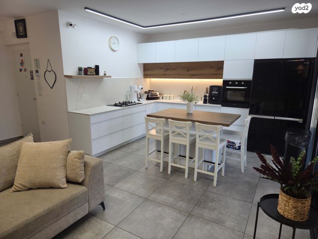 דירה, שמעון פרס 42, מורשת, מודיעין מכבים רעות