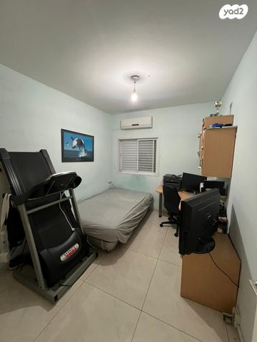 דירת גן, לח"י 42, הפרפר, קרית ביאליק