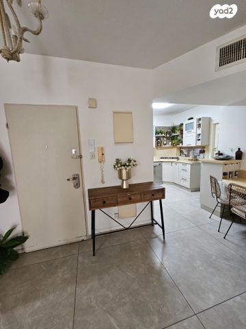 גג/ פנטהאוז, יפה אברהם 14, קרית רבין, חולון