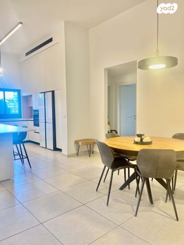 דירת גן, יוסי בנאי 75, פסגות אפק, ראש העין