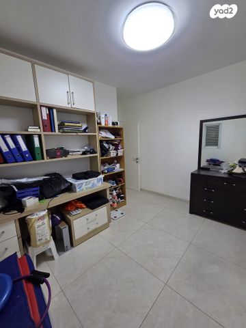 דירת גן, לח"י 42, הפרפר, קרית ביאליק