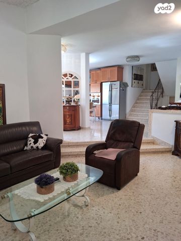 בית פרטי/ קוטג', דוד המלך 22, מלכי ישראל, קרית גת