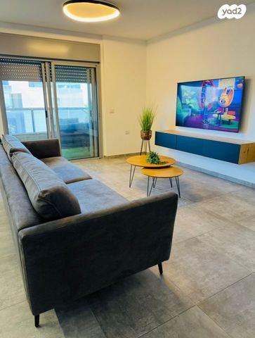 לאה גולדברג 4