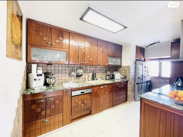 גג/ פנטהאוז, צמרות 4, גני אביב, לוד