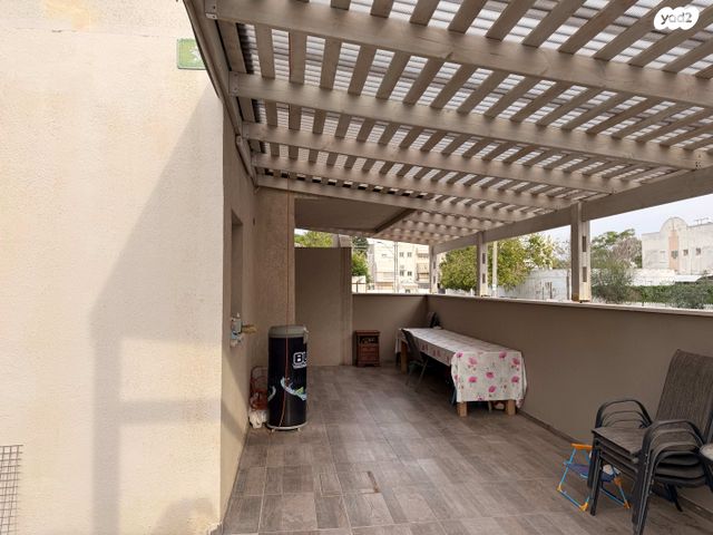 דירת גן, גפנוביץ 5, בית אליעזר, חדרה